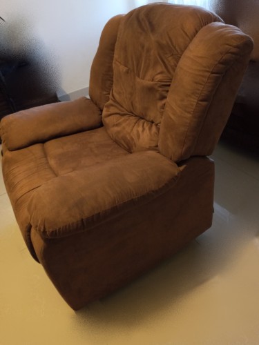Motorized Recliner (Used)