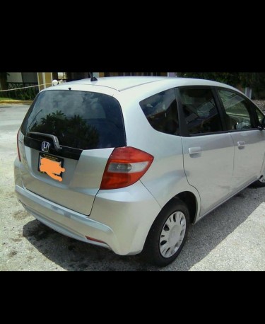 2012 HONDA FIT FOR SALE(LOW MILAGE) LADY DRIVEN 