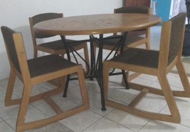 Dinning Table And 4chairs And Office Table 