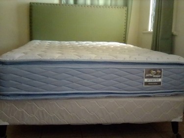 Queen Headboard/Mattress/Base Combo