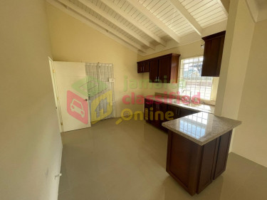 2 BEDROOM/BR HOUSE 