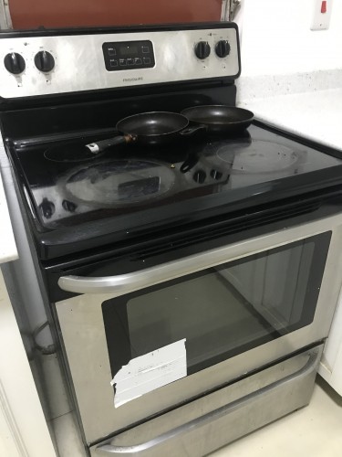 4 Burner Fully Functioning Electric Stove