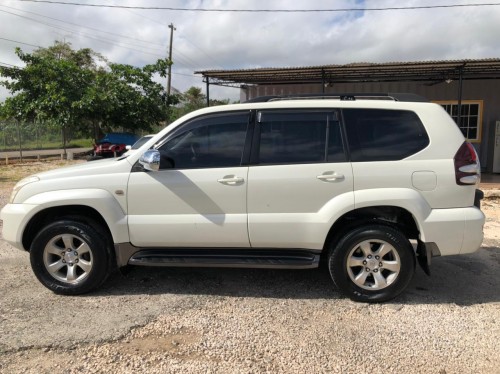 2005 TOYOTA PRADO