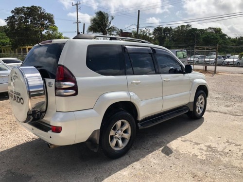 2005 TOYOTA PRADO