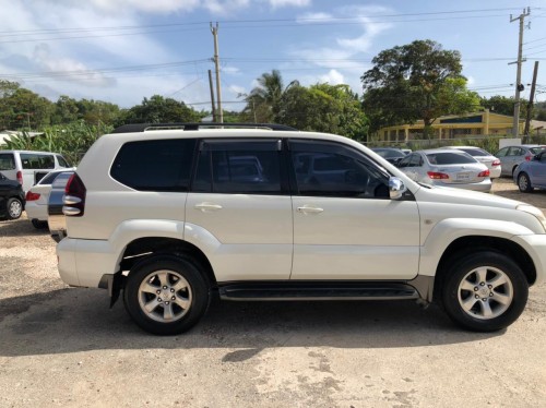 2005 TOYOTA PRADO