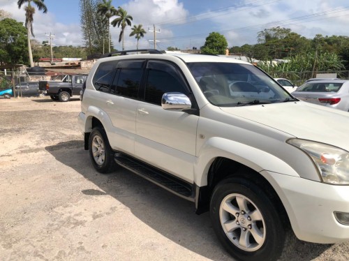 2005 TOYOTA PRADO