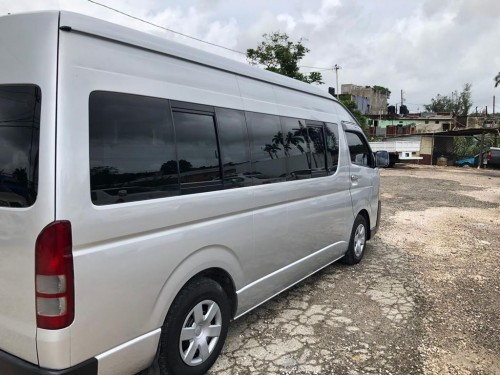 2012 TOYOTA HIACE