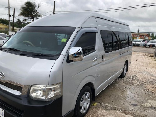 2012 TOYOTA HIACE