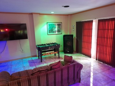 2 Bedroom 1 1/2 Bathroom Fully Furnished Apartment