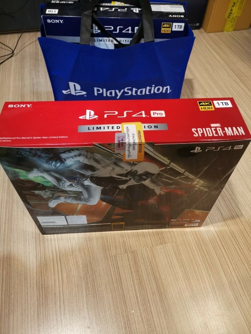 Sony PlayStation 4 Pro SpiderMan Blu-ray Version
