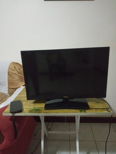 24 Inch TLC TV For Sale Like New