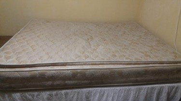 Queen Bed Pillow Top