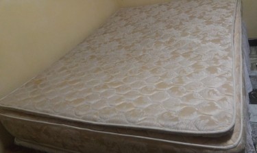 Queen Bed Pillow Top