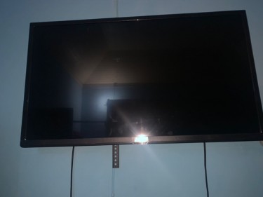 Used Tv In Great Condition. 39 Inch With Wallmount