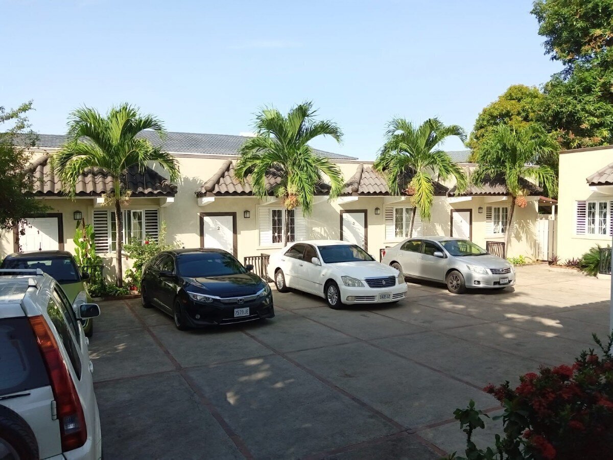 1 Bedroom Apt.