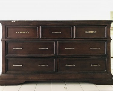 7 Drawer Mahogany Wood Dresser With Glass Top