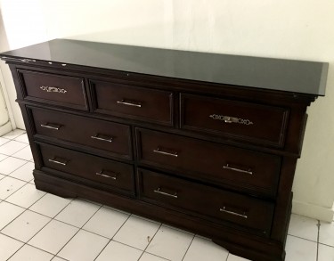 7 Drawer Mahogany Wood Dresser With Glass Top