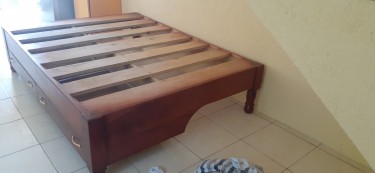 Queen Size Bed Base With Draws