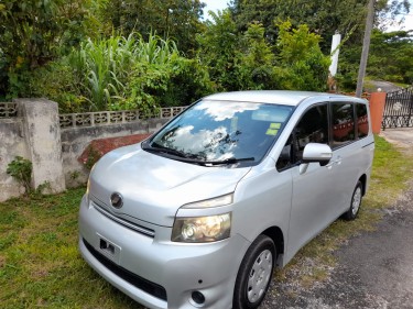 Toyota Voxy 2010 For Sale