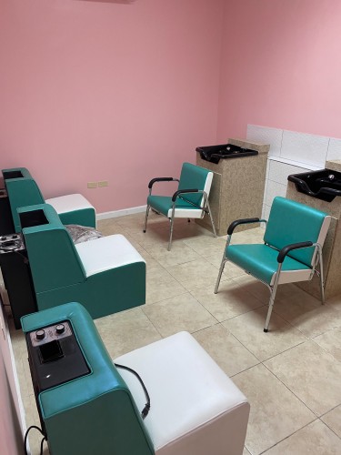 Hair Dressing Stations & Chairs