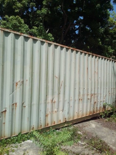 40ft Shipping Container.