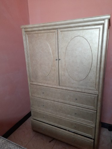 4 Drawer Armoire (Read Comments)
