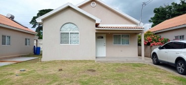 2 Bedroom House - Caymanas Country Club