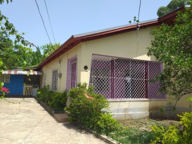 Fixer Upper 3 Bedroom 2 Bathroom House