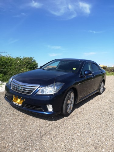 2012 TOYOTA CROWN RS// TRADE