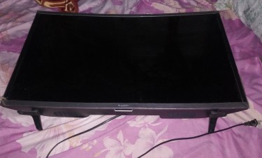 32 Inch Blackpoint Curve Smart TV