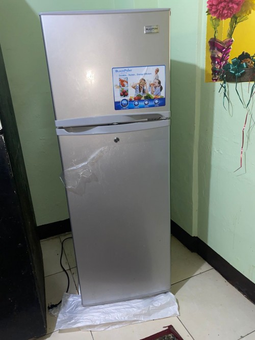 Refrigerator- 9.7 Cubic