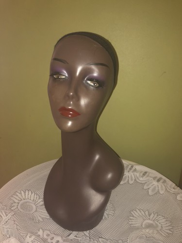Mannequin With Shoulders Suitable For Wig Display.