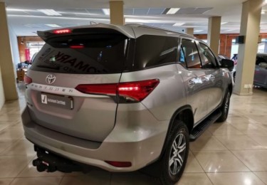 Toyota Toyota Fortuner 2.4gd-6 R/b A/t