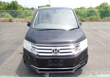 Black Honda Step Wagon