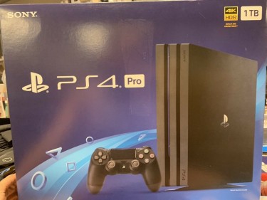 PS4 PlayStation 4 Pro 500 Million Limited Edition 