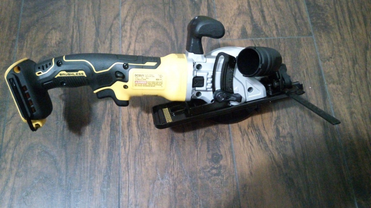 New DeWalt 4 1/2 Inch Circular Saw Set