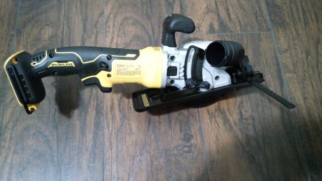 New DeWalt 4 1/2 Inch Circular Saw Set