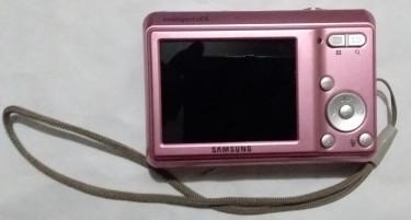 For Sale Lightly Used Samsung SL30 Camera With SD 