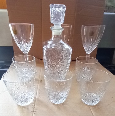 Crystal Wine Container With Glasses