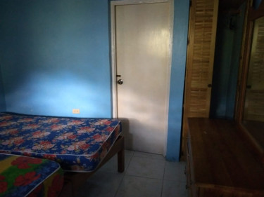 Furnished Bedrooms Near Universities (Gordon Town)