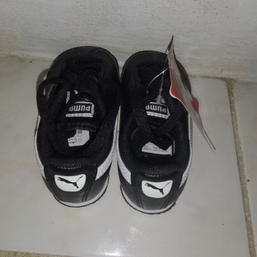 Authentic Toddler Puma Sneakers Size 4