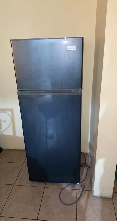 MasterTech Refrigerator 