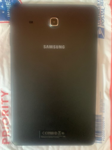 Used Condition 9.6” Samsung Galaxy Tab E, 16GB Sto