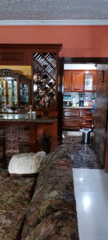 2 Bedrooms & 1 Bathroom House For Sale