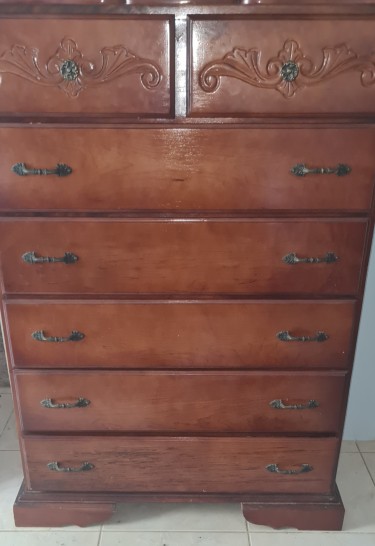 Dresser 8 Draws(cedar) 35k.as Good As New