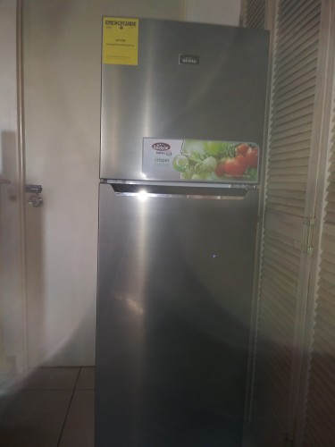 9.8 Cub No Frost Fridge For Sale Like Brand New