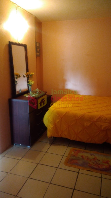 Semi Furnished 1 Bedroom Studio Apartment For Rent