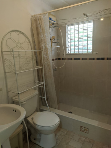 1 Bedroom & 1 Bath - Kingston 10 (Rent)