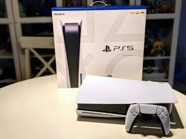 PlayStation 5 Console Disc Version