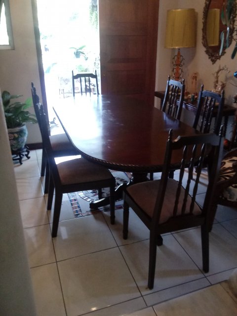 Solid Mahogony Dining Table Six Seater